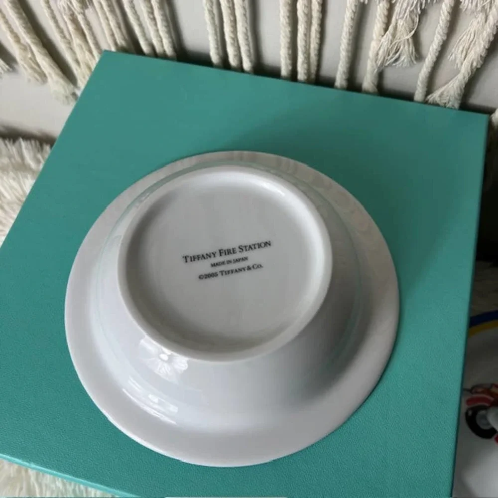 TIFFANY & Co. “FIRE STATION" Mug/Cereal Bowl/Plate 3 Piece Set BRAND NEW - Picture 8 of 10